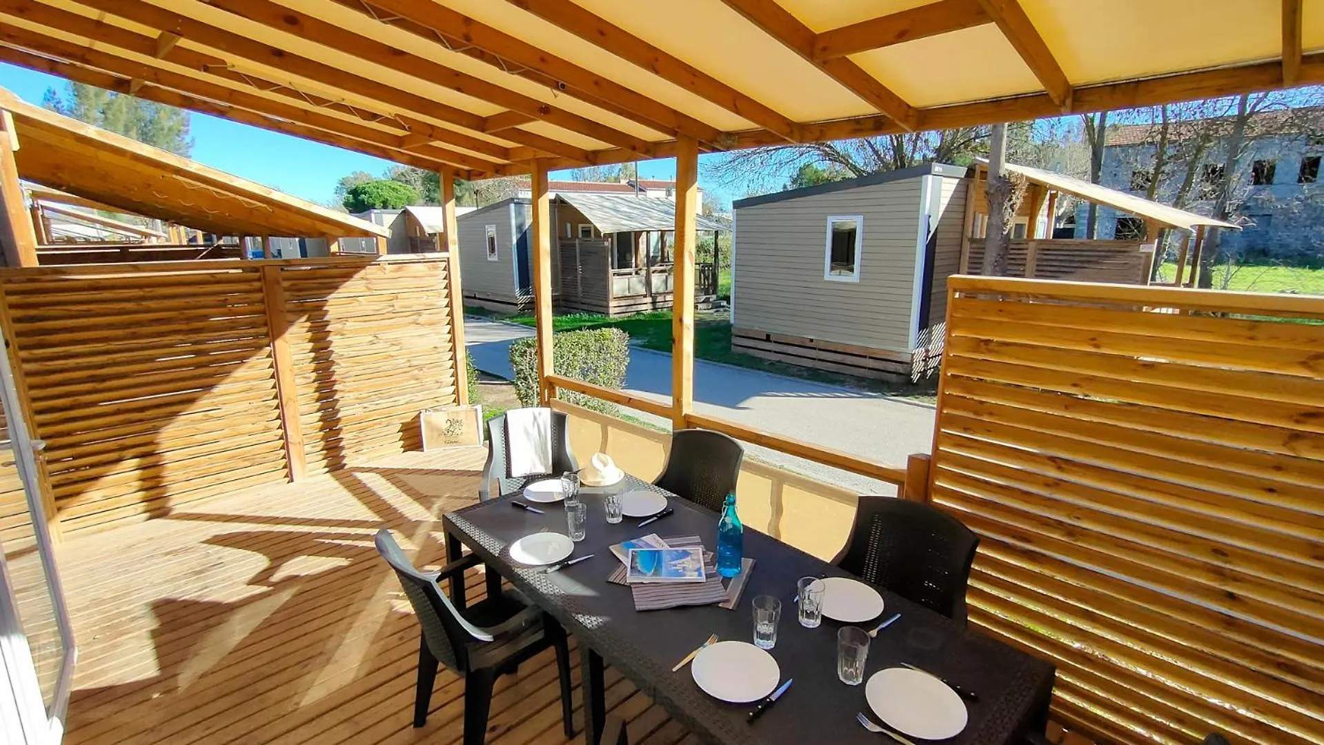 Camping Les Palmiers Hyères مكان تخييم